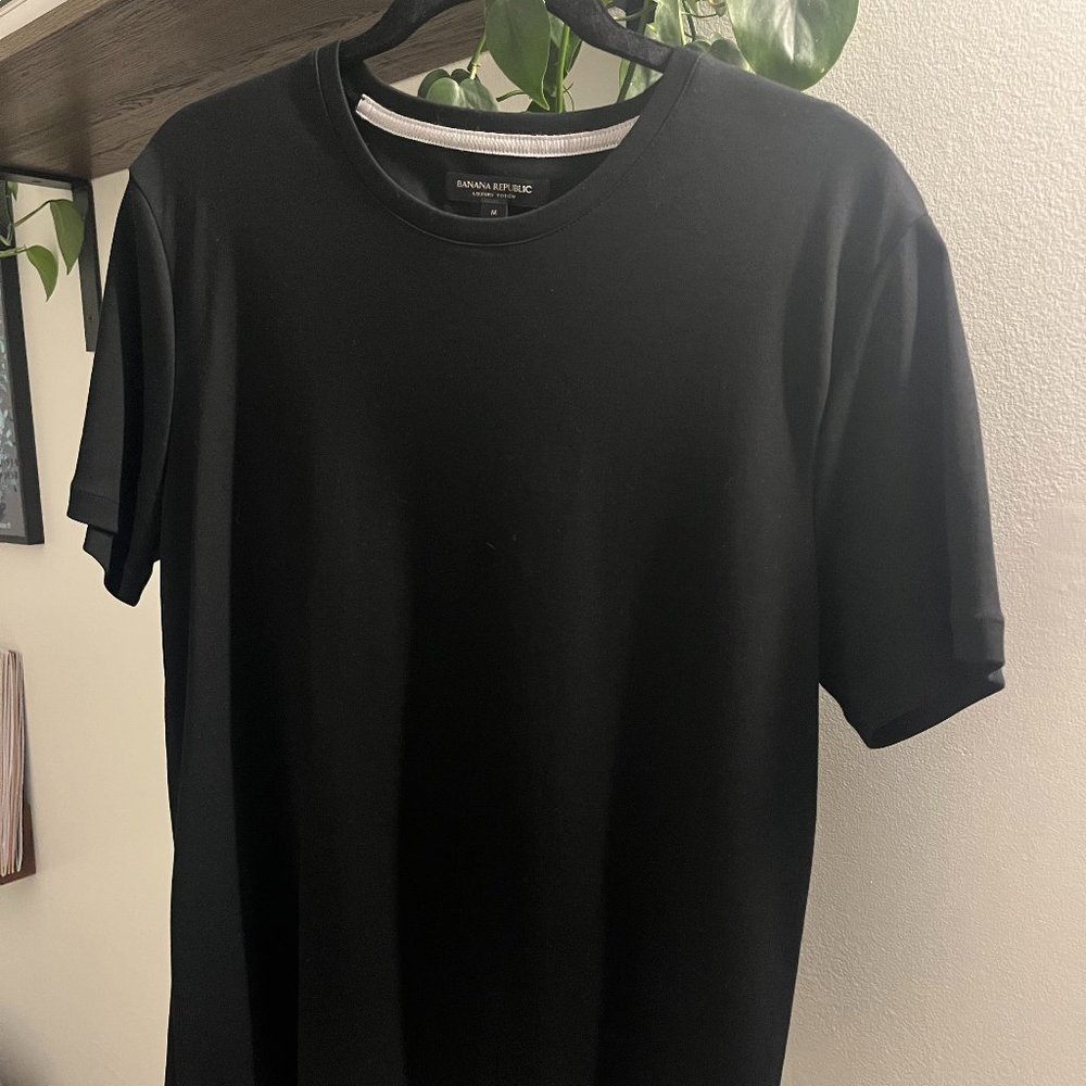Banana Republic Luxury Touch T-Shirt, Size M